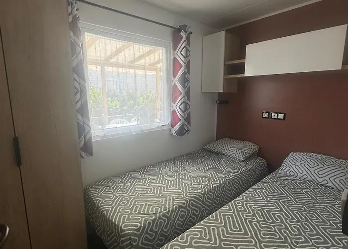 Κάμπινγκ Serenity 565 Au Des Reves-camping 4 Etoiles-mobil 3ch-6pl-clim-sdb- Wc Separe-au Calme, Belle Vue Sur Le Lac, Sans Vis A Vis Lattes